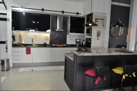 Casa à venda com 206m², 4 quartos e 4 vagasCozinha