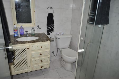 Casa à venda com 206m², 4 quartos e 4 vagasBanheiro