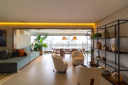 Apartamento à venda com 223m², 4 quartos e 4 vagasSala de Estar