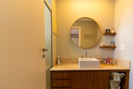 Apartamento à venda com 223m², 4 quartos e 4 vagasBanheiro da Suíte 2