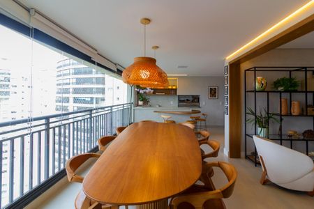 Apartamento à venda com 223m², 4 quartos e 4 vagasSala de Jantar