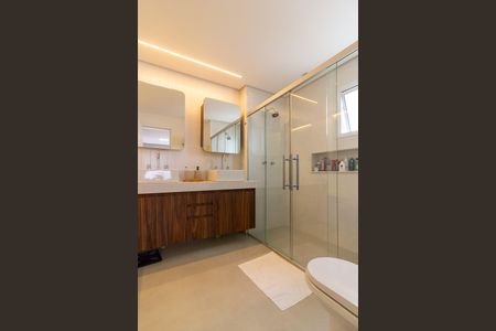 Apartamento à venda com 223m², 4 quartos e 4 vagasBanheiro da Suíte 1