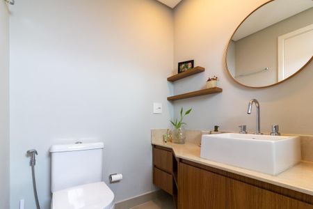 Apartamento à venda com 223m², 4 quartos e 4 vagasBanheiro da Suíte 3