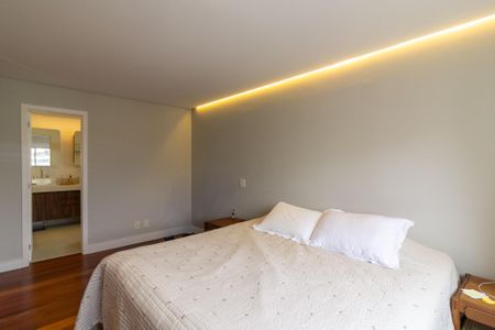 Apartamento à venda com 223m², 4 quartos e 4 vagasQuarto 1 - Suíte 1