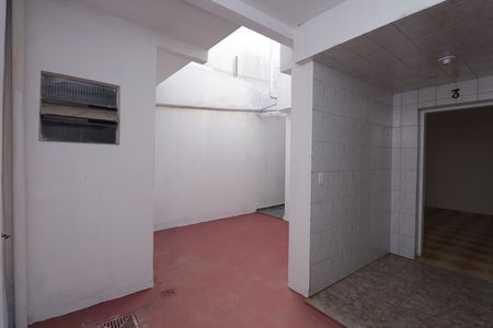 Casa para alugar com 105m², 2 quartos e sem vagaQuintal