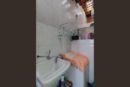 Casa de condomínio à venda com 71m², 2 quartos e 1 vagaÁrea de Serviço