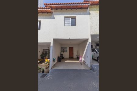 Casa de condomínio à venda com 71m², 2 quartos e 1 vagaFachada Interna