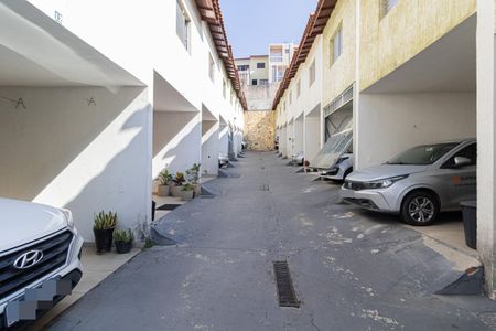 Casa de condomínio à venda com 71m², 2 quartos e 1 vagaÁrea Comum