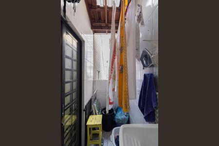 Casa de condomínio à venda com 71m², 2 quartos e 1 vagaÁrea de Serviço