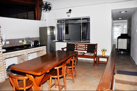 Casa à venda com 140m², 3 quartos e 1 vagaChurrasqueira e Espaço Goumert