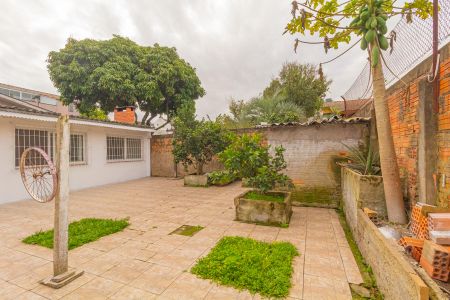 Casa à venda com 70m², 3 quartos e 2 vagas Casa à venda com 70m², 3 quartos e 2 vagasQuintal