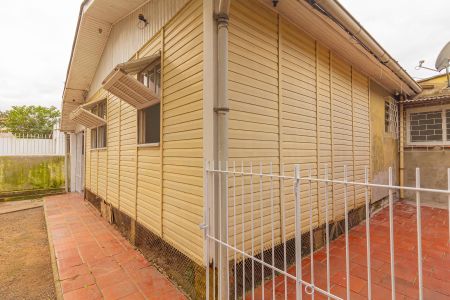 Casa à venda com 70m², 3 quartos e 2 vagas Casa à venda com 70m², 3 quartos e 2 vagasFachada