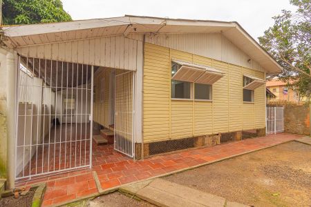 Casa à venda com 70m², 3 quartos e 2 vagas Casa à venda com 70m², 3 quartos e 2 vagasFachada