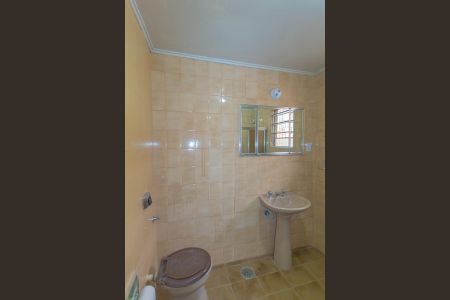 Casa à venda com 70m², 3 quartos e 2 vagas Casa à venda com 70m², 3 quartos e 2 vagasBanheiro Social