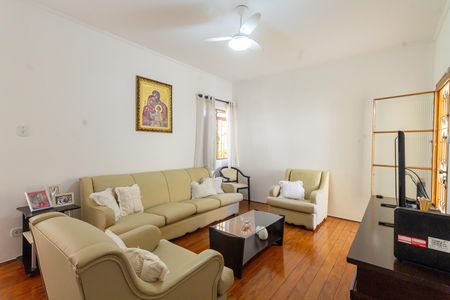 Casa para alugar com 114m², 2 quartos e 2 vagasSala