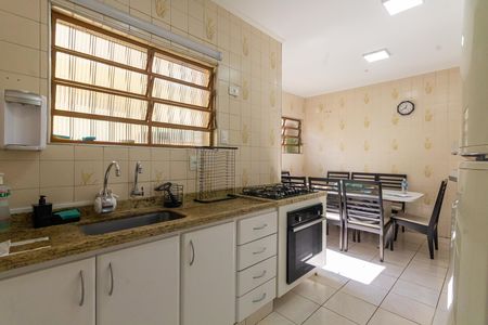 Casa para alugar com 114m², 2 quartos e 2 vagasCozinha