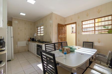 Casa para alugar com 114m², 2 quartos e 2 vagasCozinha