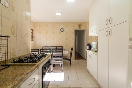 Casa para alugar com 114m², 2 quartos e 2 vagasCozinha