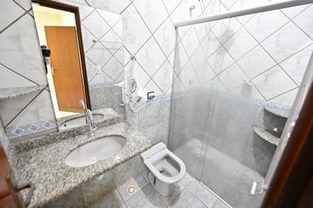 Casa para alugar com 254m², 4 quartos e 4 vagasBanheiro da Suíte 1