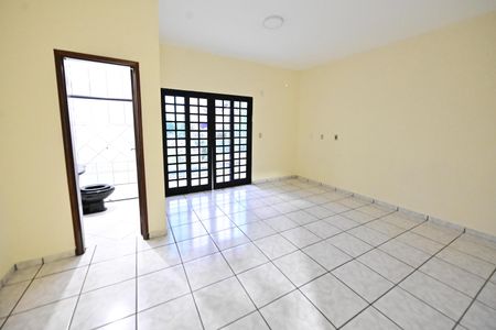 Casa para alugar com 254m², 4 quartos e 4 vagasSuíte 2