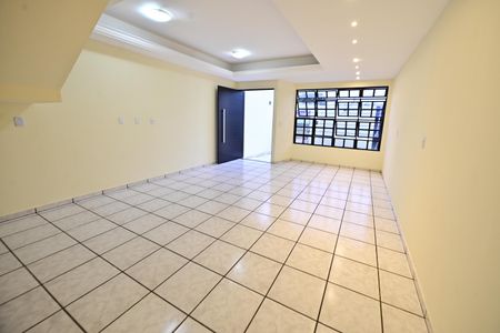 Casa para alugar com 254m², 4 quartos e 4 vagasSala