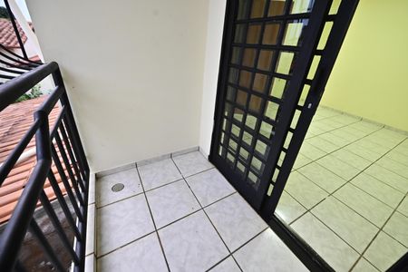 Casa para alugar com 254m², 4 quartos e 4 vagasSacada Suíte 1