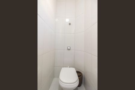 Casa à venda com 108m², 3 quartos e 1 vaga Casa à venda com 108m², 3 quartos e 1 vagaBanheiro Social