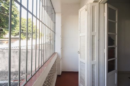 Casa à venda com 108m², 3 quartos e 1 vaga Casa à venda com 108m², 3 quartos e 1 vagaVaranda do quarto 1