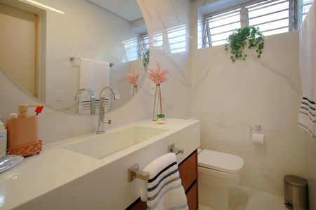 Apartamento à venda com 190m², 4 quartos e 3 vagasBanheiro da Suíte 2