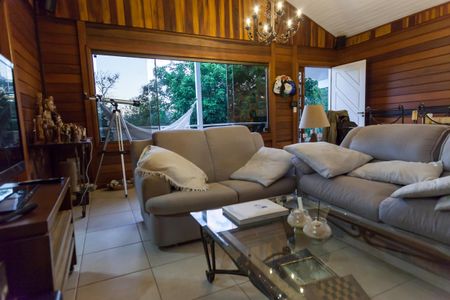 Casa de condomínio para alugar com 175m², 4 quartos e 4 vagas Casa de condomínio para alugar com 175m², 4 quartos e 4 vagasSala de TV