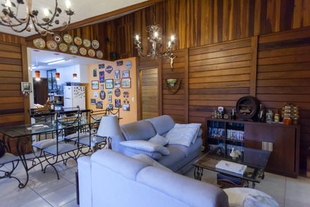 Casa de condomínio para alugar com 175m², 4 quartos e 4 vagas Casa de condomínio para alugar com 175m², 4 quartos e 4 vagasSala