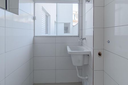 Apartamento à venda com 33m², 2 quartos e sem vaga Apartamento à venda com 33m², 2 quartos e sem vagaCozinha e Área de Serviço