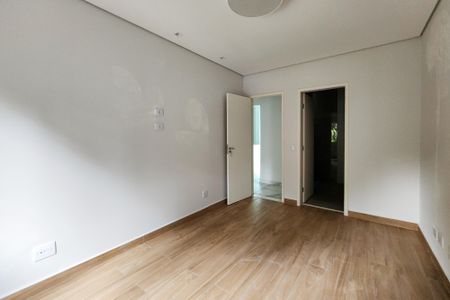 Casa à venda com 280m², 3 quartos e 4 vagasSuíte 1