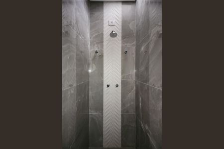 Casa à venda com 280m², 3 quartos e 4 vagasBanheiro da Suíte 1