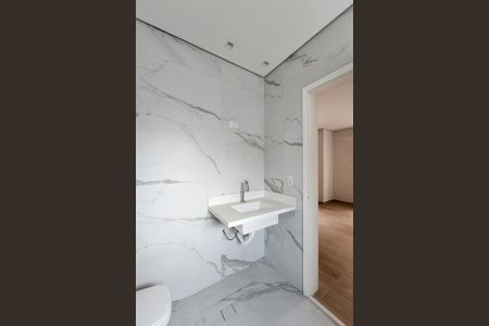 Casa à venda com 280m², 3 quartos e 4 vagasBanheiro da Suíte 2