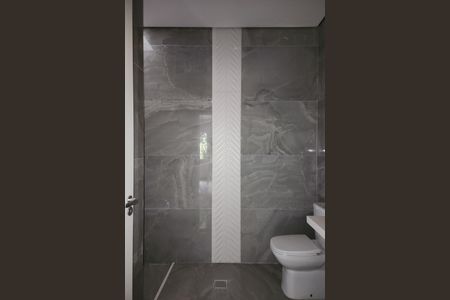 Casa à venda com 280m², 3 quartos e 4 vagasBanheiro da Suíte 1