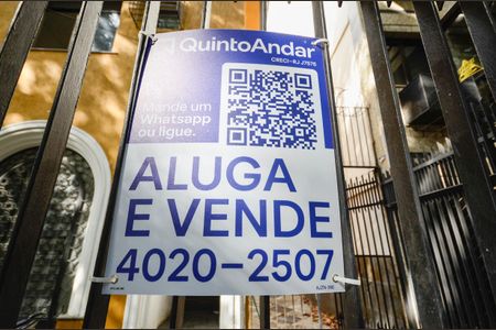 Casa para alugar com 330m², 8 quartos e 1 vagaPlaca