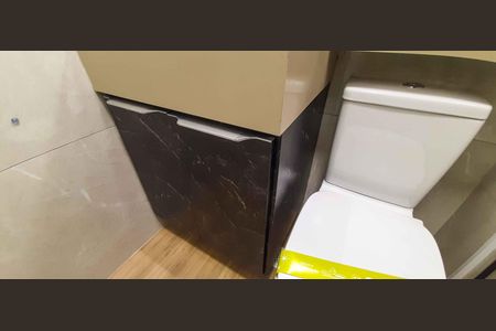 Apartamento à venda com 80m², 2 quartos e 2 vagasBanheiro da Suíte 1