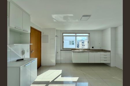 Apartamento à venda com 194m², 3 quartos e 2 vagasCozinha