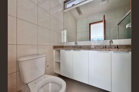 Apartamento à venda com 194m², 3 quartos e 2 vagasBanheiro da Suíte 3