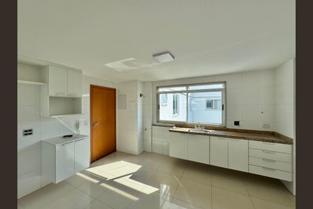 Apartamento à venda com 194m², 3 quartos e 2 vagasCozinha