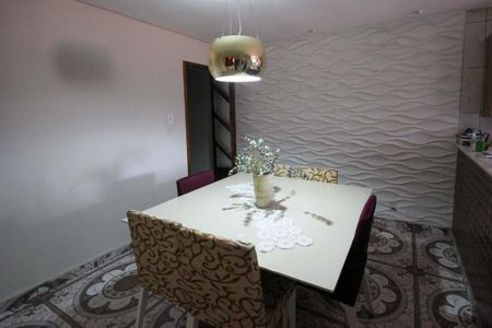 Casa à venda com 300m², 4 quartos e 2 vagasSala e jantar