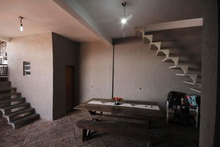 Casa à venda com 300m², 4 quartos e 2 vagasQuintal