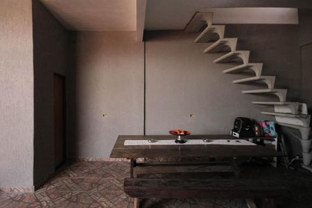 Casa à venda com 300m², 4 quartos e 2 vagasQuintal