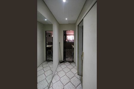 Casa à venda com 300m², 4 quartos e 2 vagasCorredor