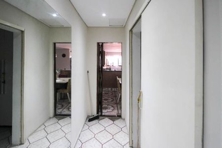 Casa à venda com 300m², 4 quartos e 2 vagasCorredor