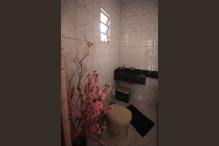 Casa à venda com 300m², 4 quartos e 2 vagasBanheiro 02