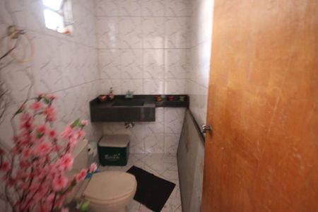 Casa à venda com 300m², 4 quartos e 2 vagasBanheiro 02