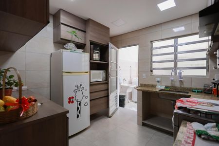 Casa à venda com 148m², 2 quartos e 2 vagas Casa à venda com 148m², 2 quartos e 2 vagasCozinha