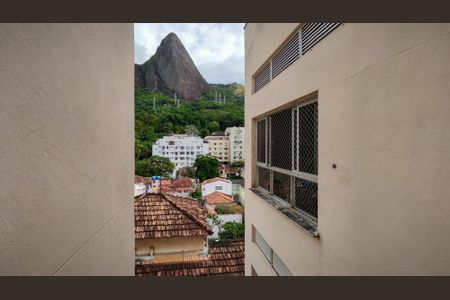 Apartamento à venda com 126m², 3 quartos e 2 vagas Apartamento à venda com 126m², 3 quartos e 2 vagasÁrea de Serviço